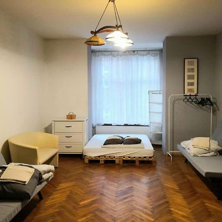 Spacious Apartment Krasków Exterior foto