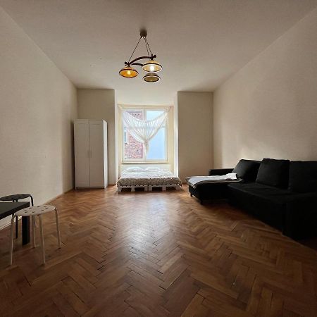 Spacious Apartment Krasków Exterior foto