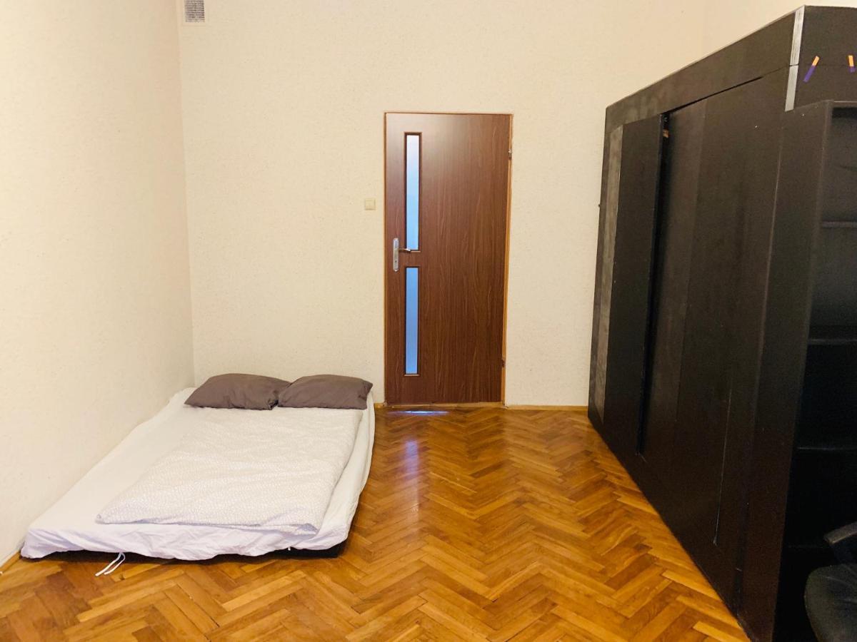 Spacious Apartment Krasków Exterior foto