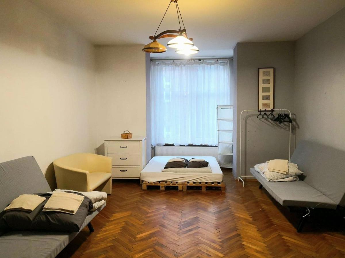 Spacious Apartment Krasków Exterior foto