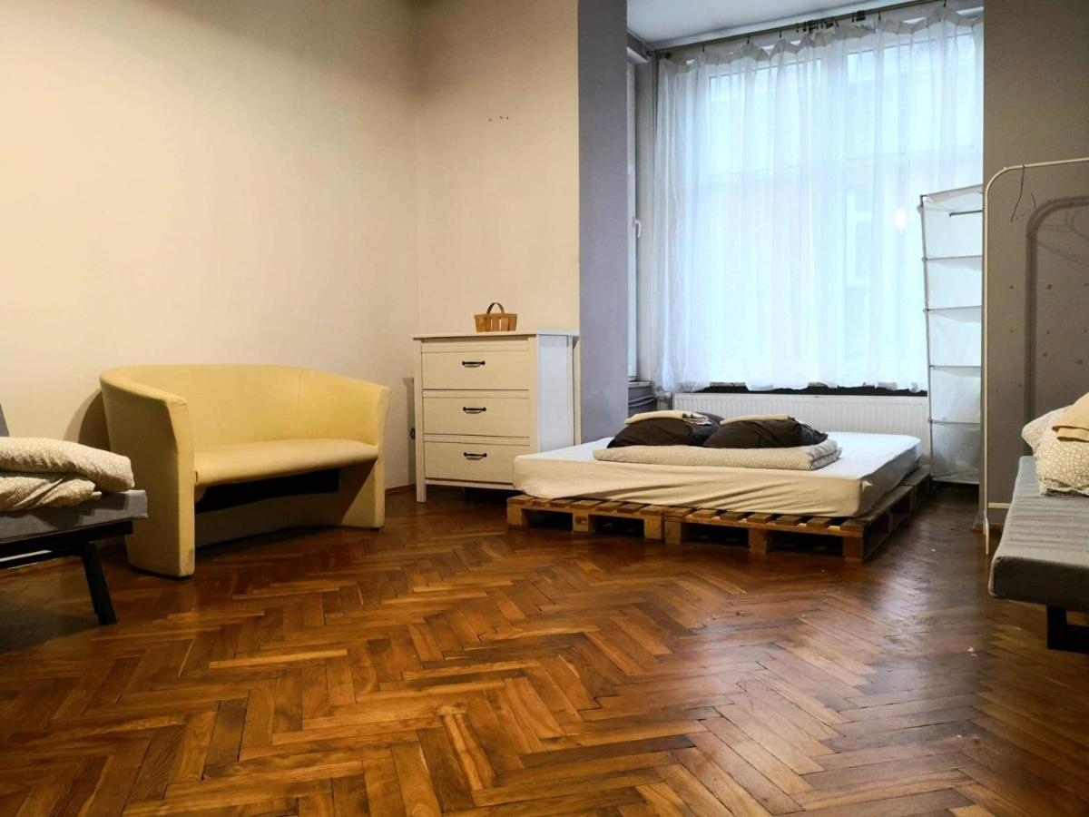 Spacious Apartment Krasków Exterior foto