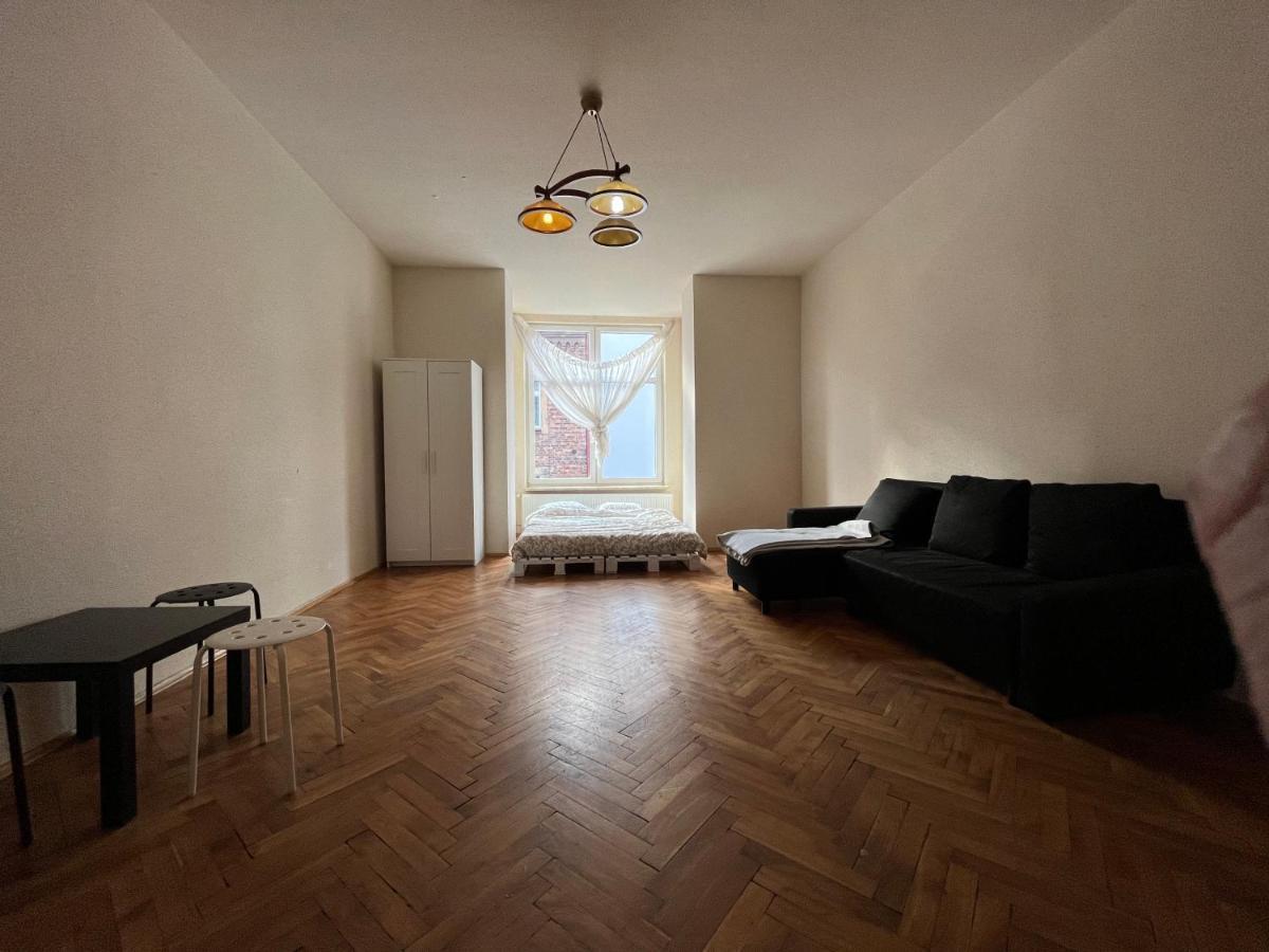 Spacious Apartment Krasków Exterior foto